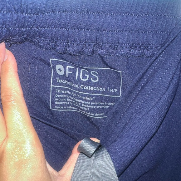 Figs Yola Skinny Scrub Pants - Picture 9 of 9